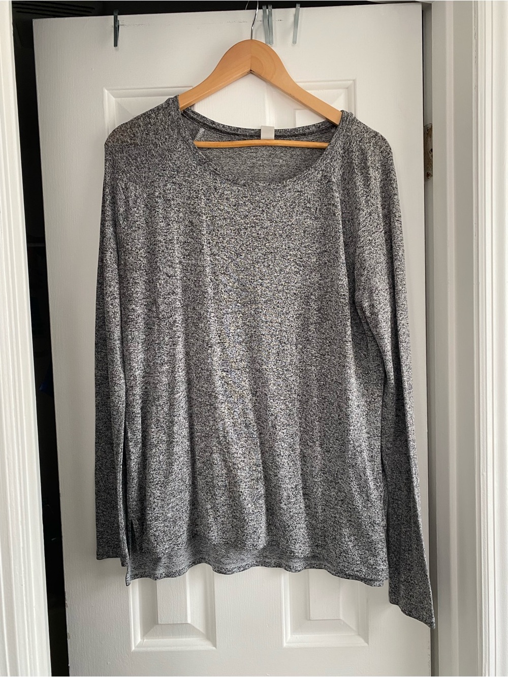 Old Navy Heather Gray Long Sleeve Knit Top